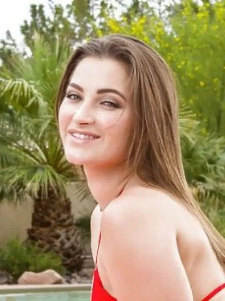 Ashleigh Devere Biography: Wiki, Age, Career, Height, Weight, Husband, Net Worth & More